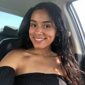 Meet your Posher, Claudia